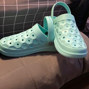 Joy bees teal clogs 👓👓👓